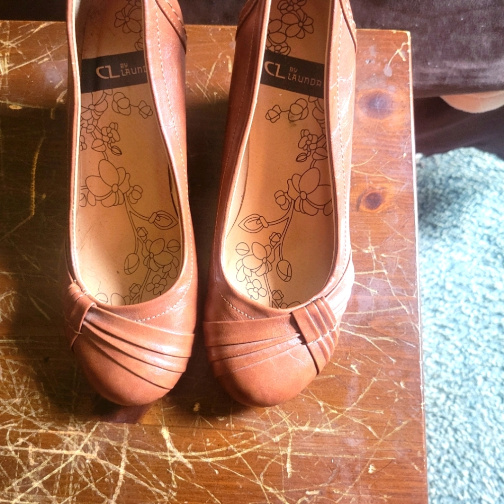 Women's shoes